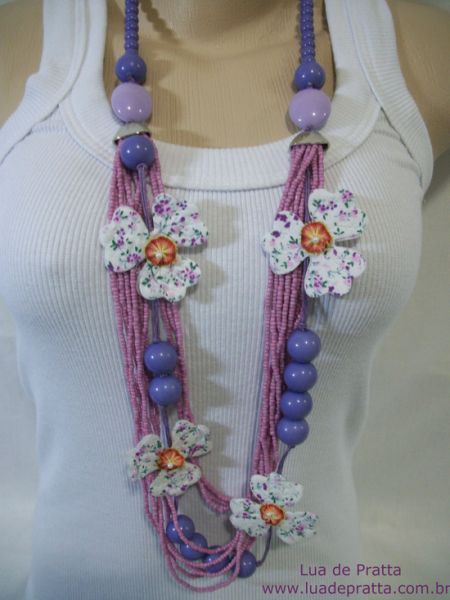 COLAR LILÁS COM FLORES